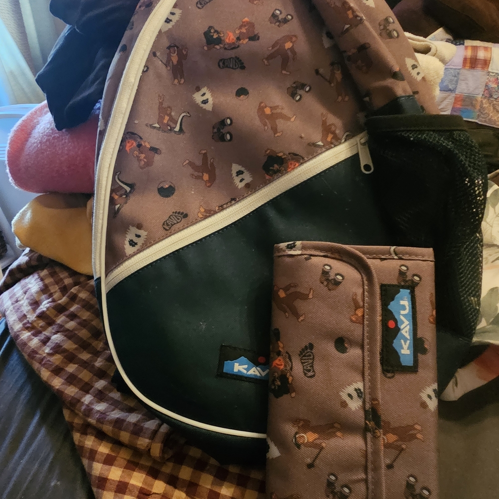 Kavu Bigfoot Sasquash Very Rare Brown Printed Backpack with Matching Wallet